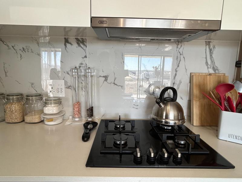 To Let 1 Bedroom Property for Rent in Sandown Western Cape